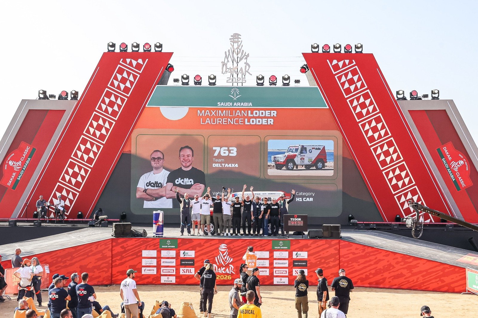 DELTA Geländesport auf der Dakar Classic Podium-Bühne in Saudi-Arabien